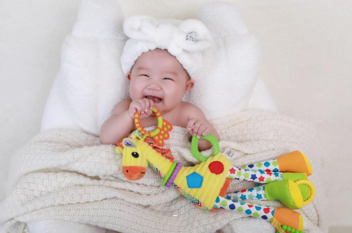 丰城宝宝咬手指甲 丰城宝宝咬手指甲